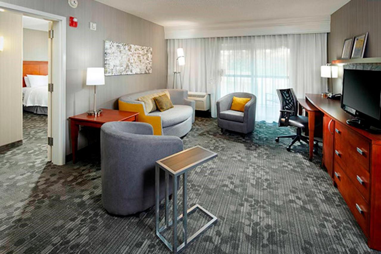 Courtyard By Marriott Akron Stow Ngoại thất bức ảnh